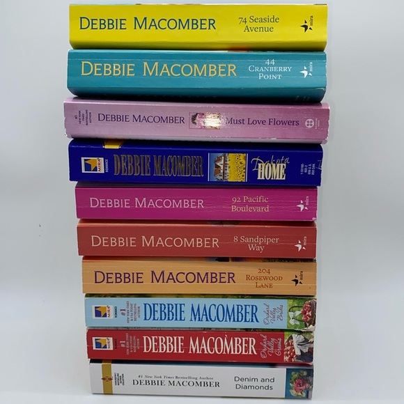 Debbie Macomber Bundle of 10 Softcover Books Cedar Cove Orchard Valley Dakota - Picture 2 of 8